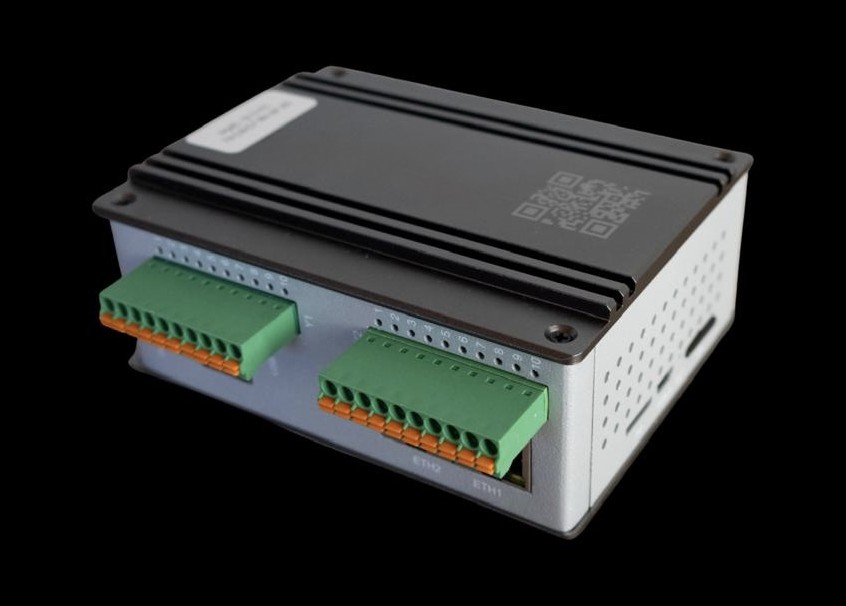 ARQ Gateway Pro, DIN rail industrial gateway with dual terminal blocks and dual Ethernet ports